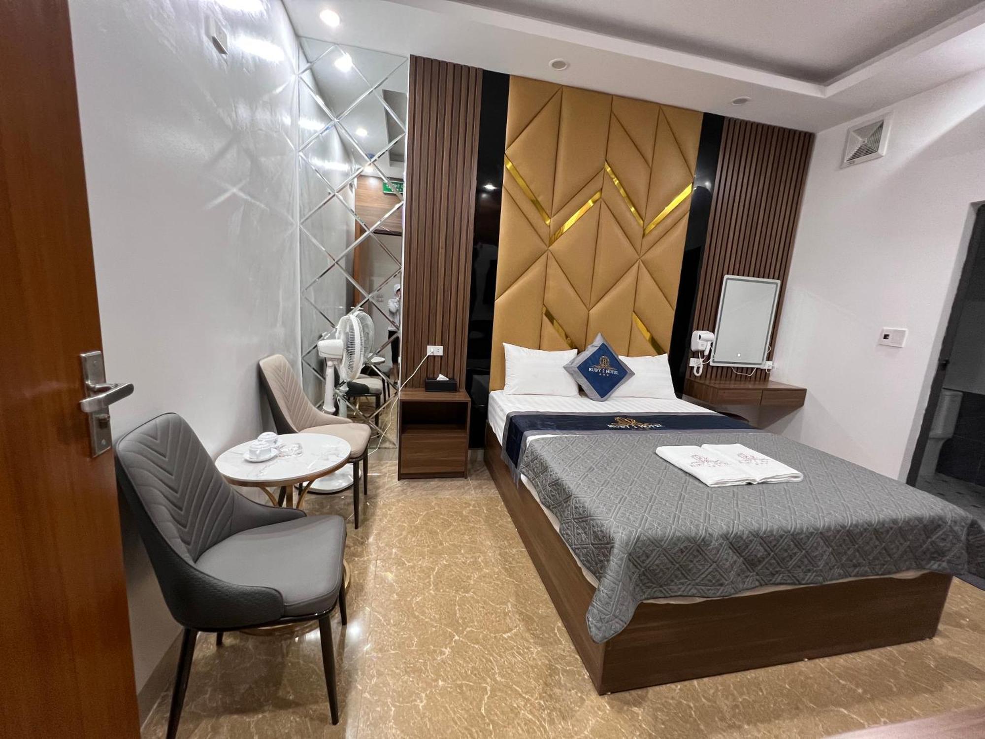 Ruby 2 Hotel Hanoi Bagian luar foto